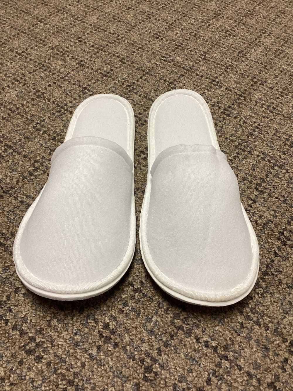 Unisex White Spa Slippers - Comfortable Slip-On House Shoes Size M/L